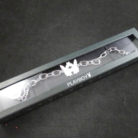 Playboy Bracelet Kissing Bunny Pink Enamel Crystal Toggle Clasp y2k NEW NWT NIB - Picture 2 of 8